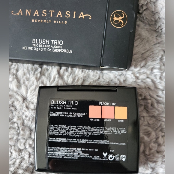 Anastasia Beverly Hills Blush Trio- Peachy Love - Picture 3 of 10